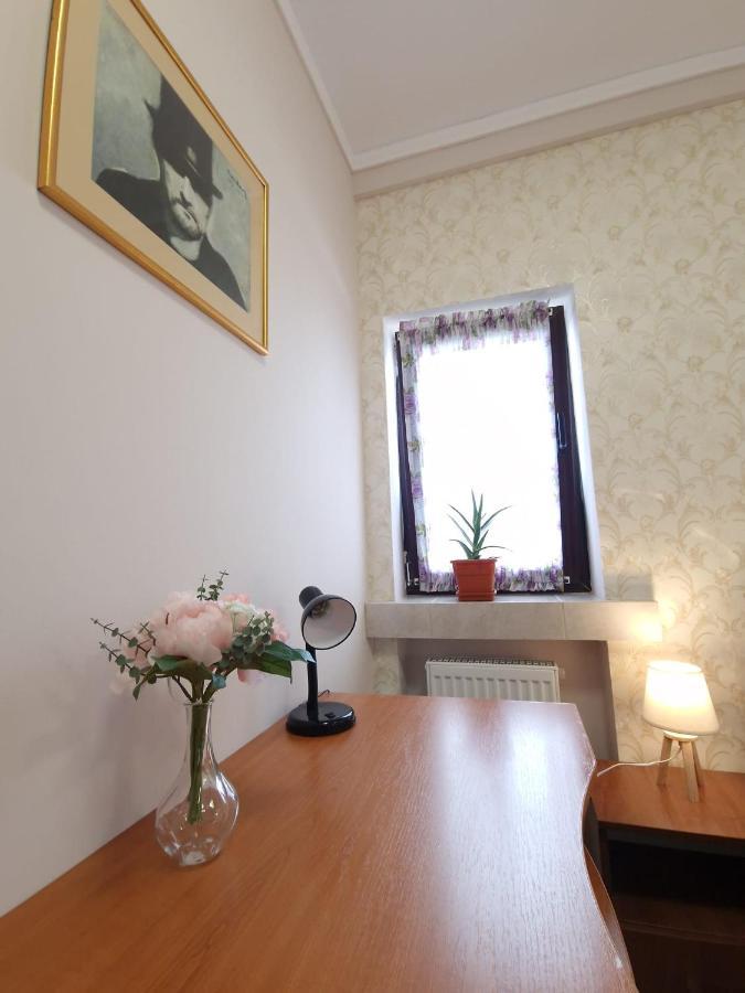Laroka House Arty And Cosy Studio Universitate Center Бухарест Екстер'єр фото